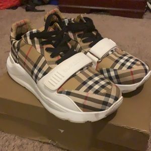 Burberry sneakers